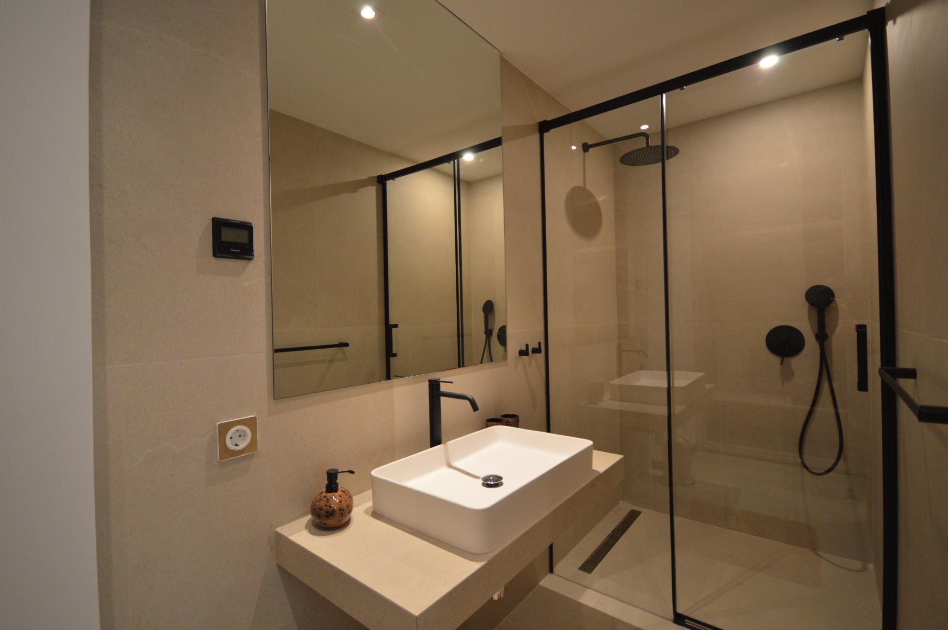 Bathroom in villa for sale in Algorfa