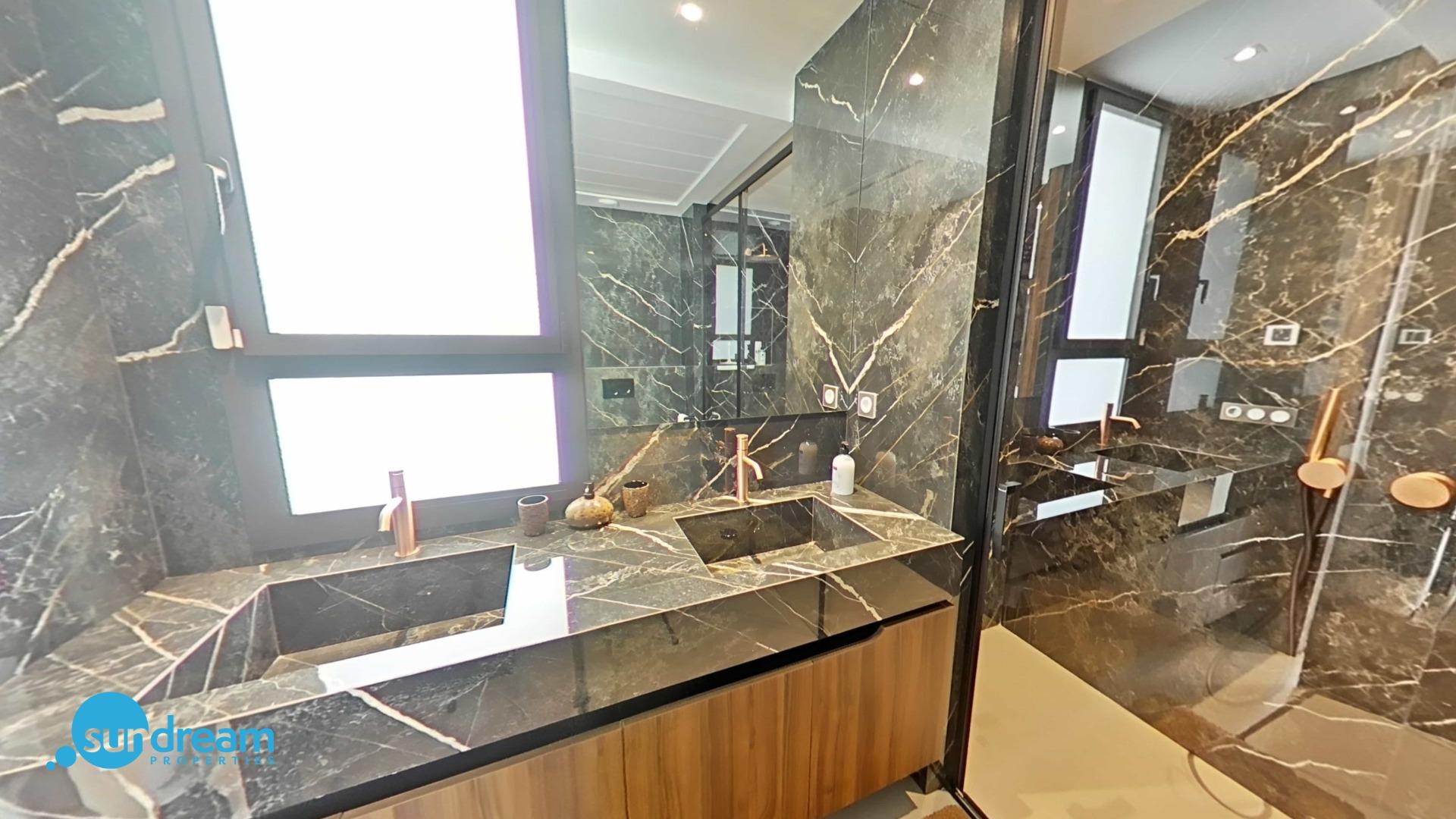 Pool area in villa for sale in Algorfa