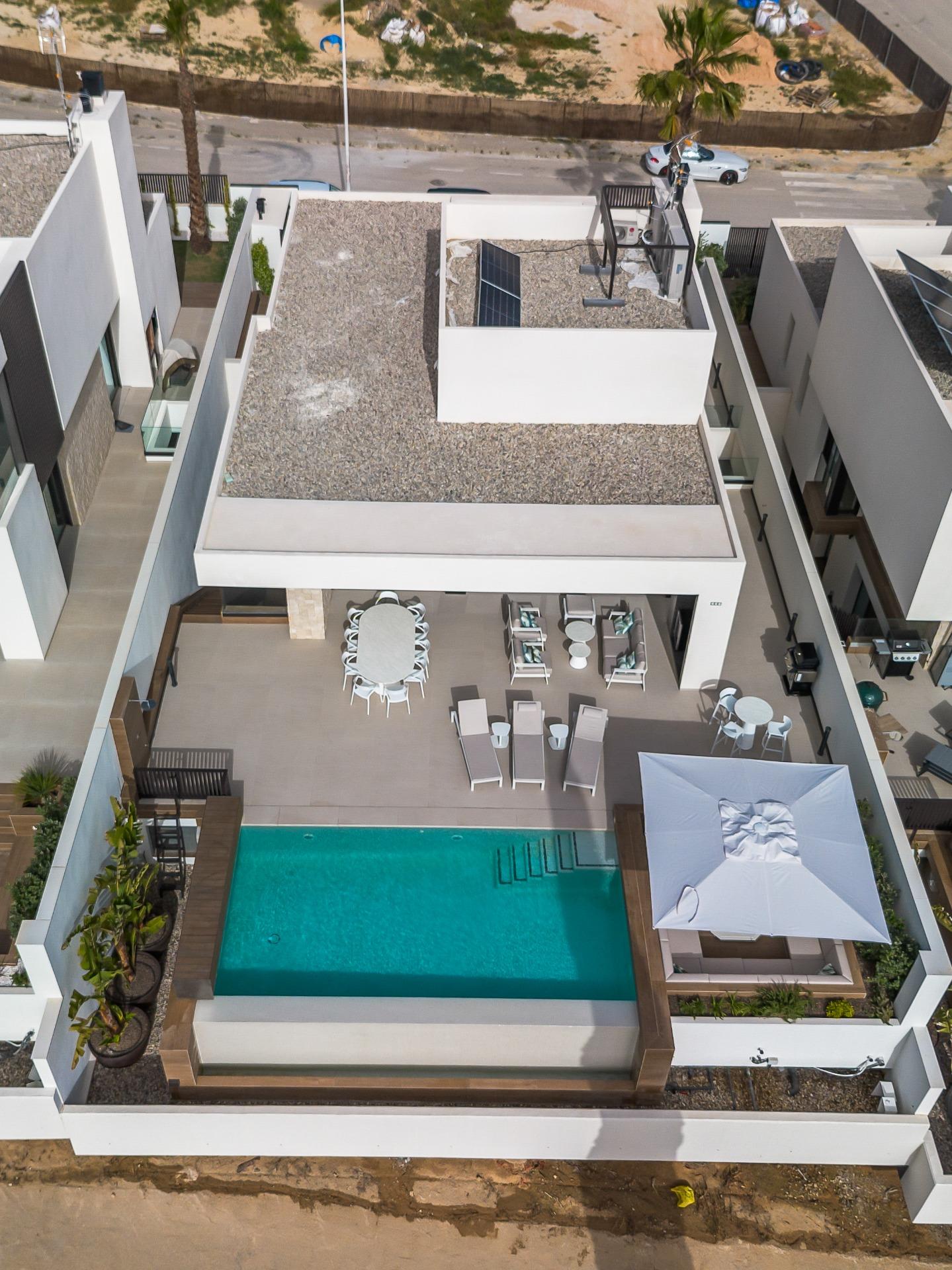 Garden in villa for sale in Algorfa