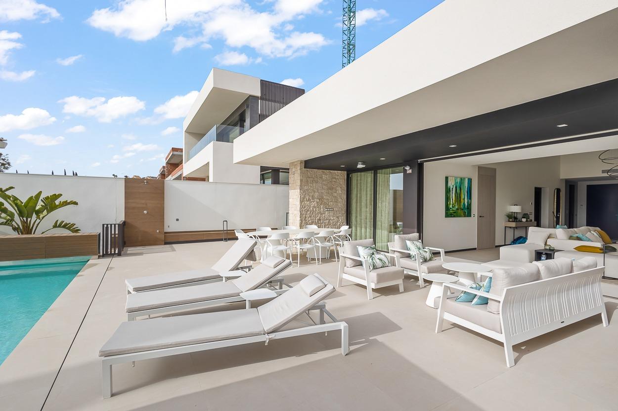 Terrace in villa for sale in Algorfa