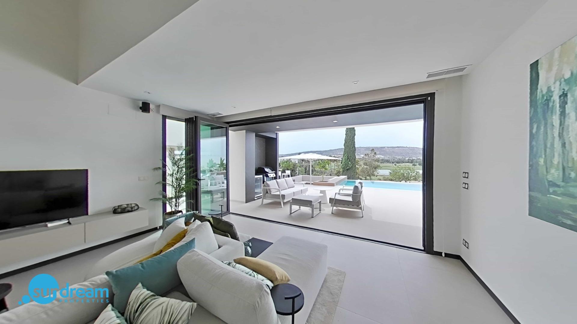 Pool area in villa for sale in Algorfa