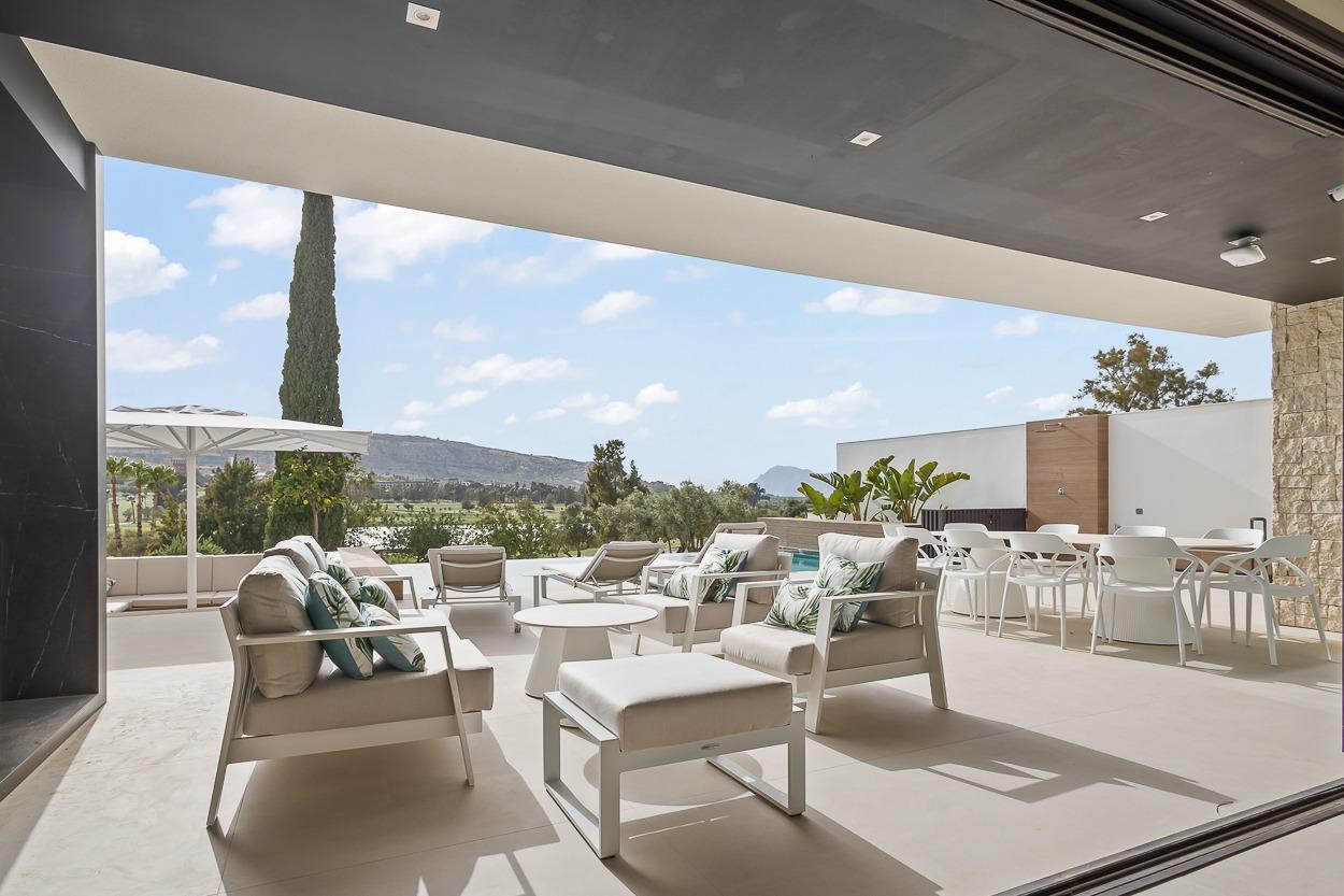 Bedroom in villa for sale in Algorfa