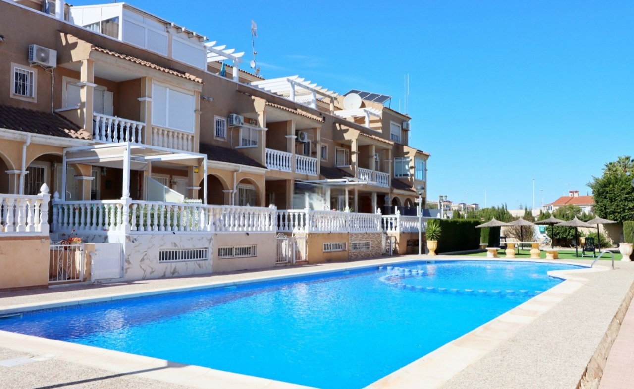 TOWNHOUSE FOR SALE IN ORIHUELA COSTA