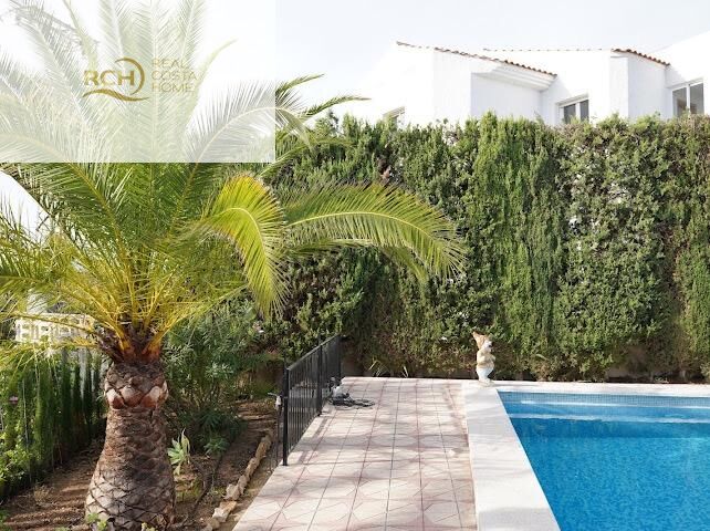 Bedrooms: 6, Bathrooms: 3, Villa in la Nucia, Alicante, Spain