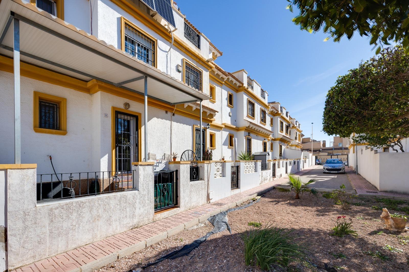 Garden in terraced for sale in Torrevieja