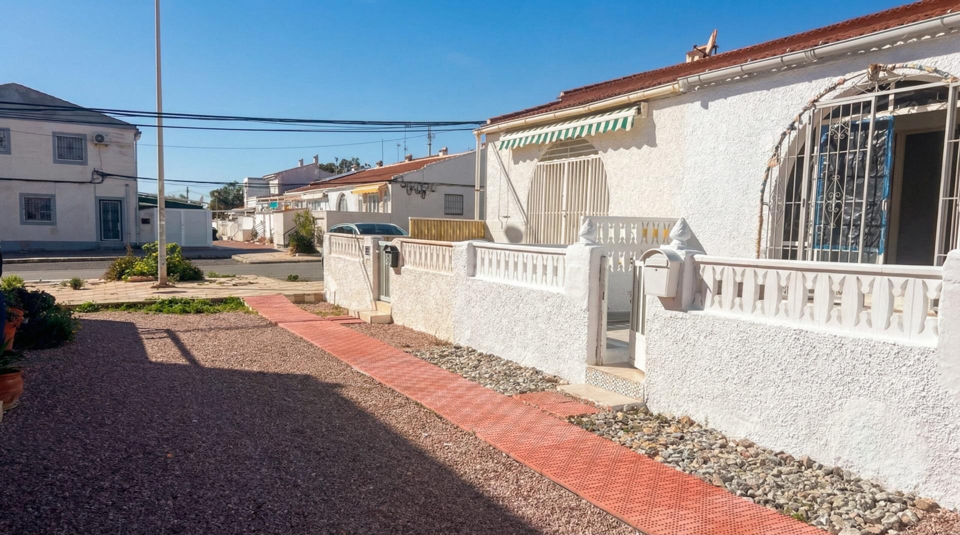 Kitchen in bungalow for sale in Torrevieja