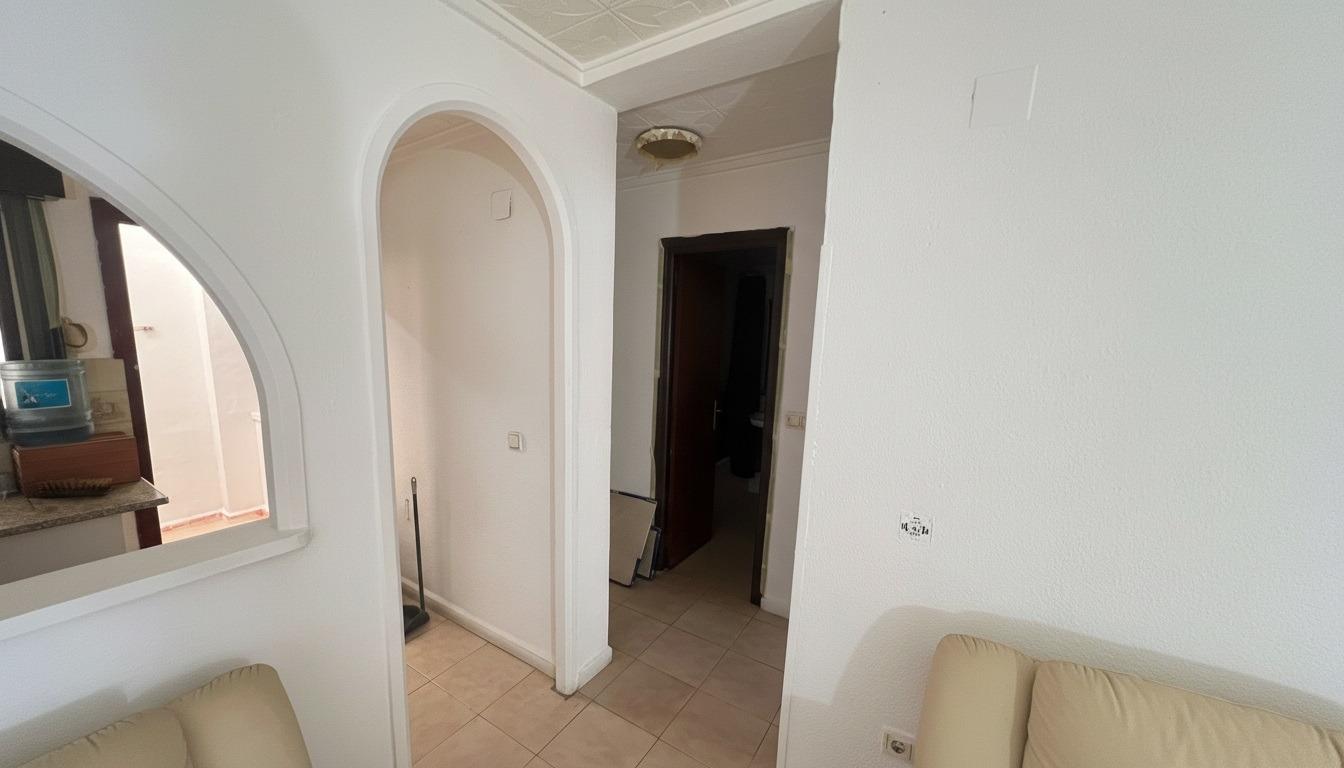 We present this bungalow in the La Siesta area of Torrevieja, an exceptional opportunity both for li