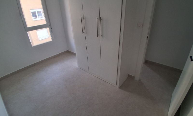 Bedroom in apartment for sale in Torrevieja