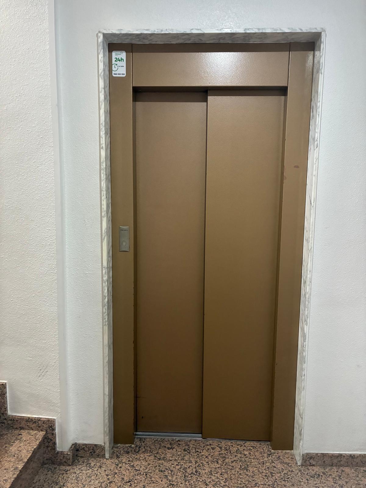Bedroom in apartment for sale in Torrevieja