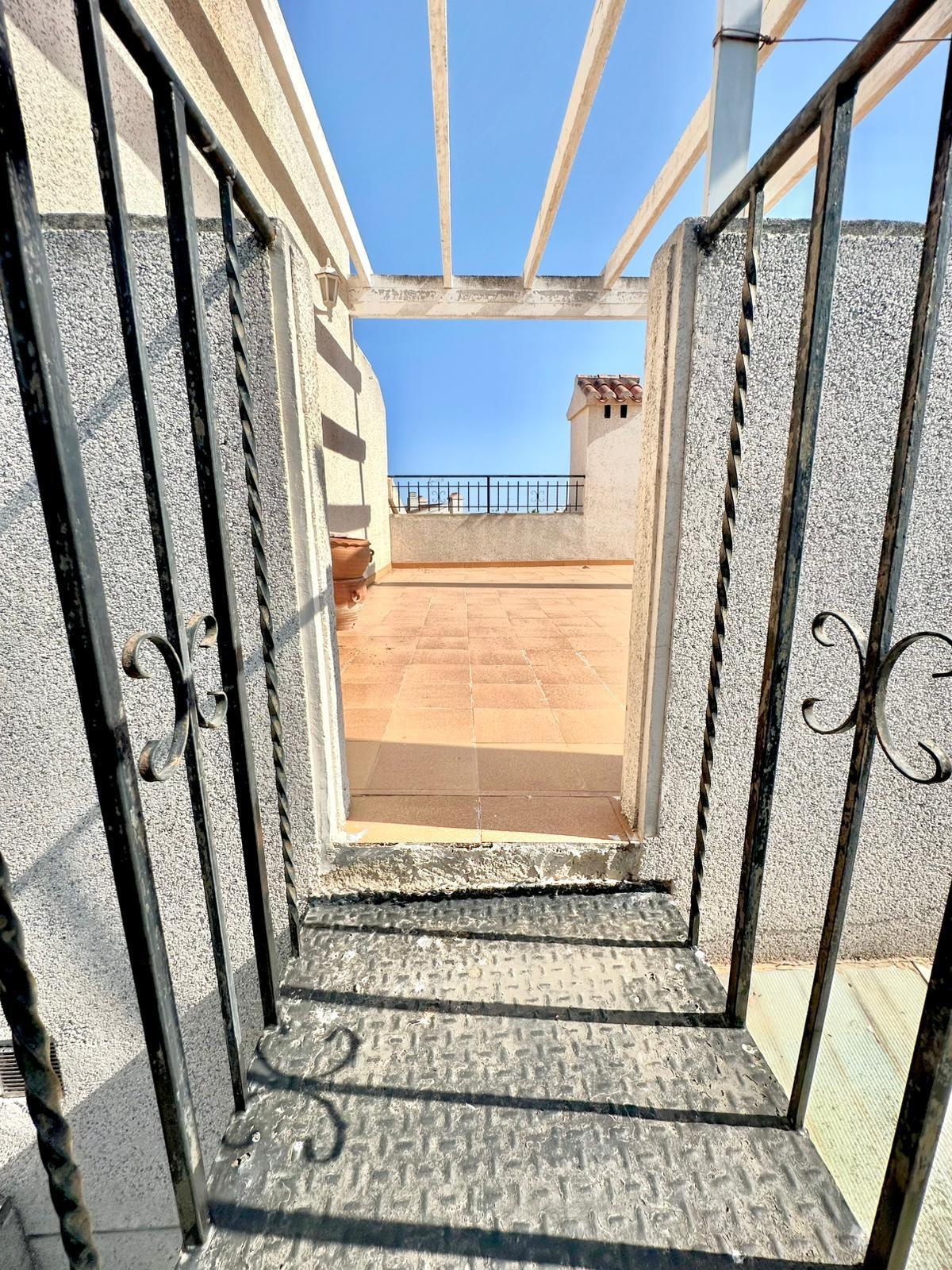 Master bedroom in bungalow for sale in Guardamar del Segura