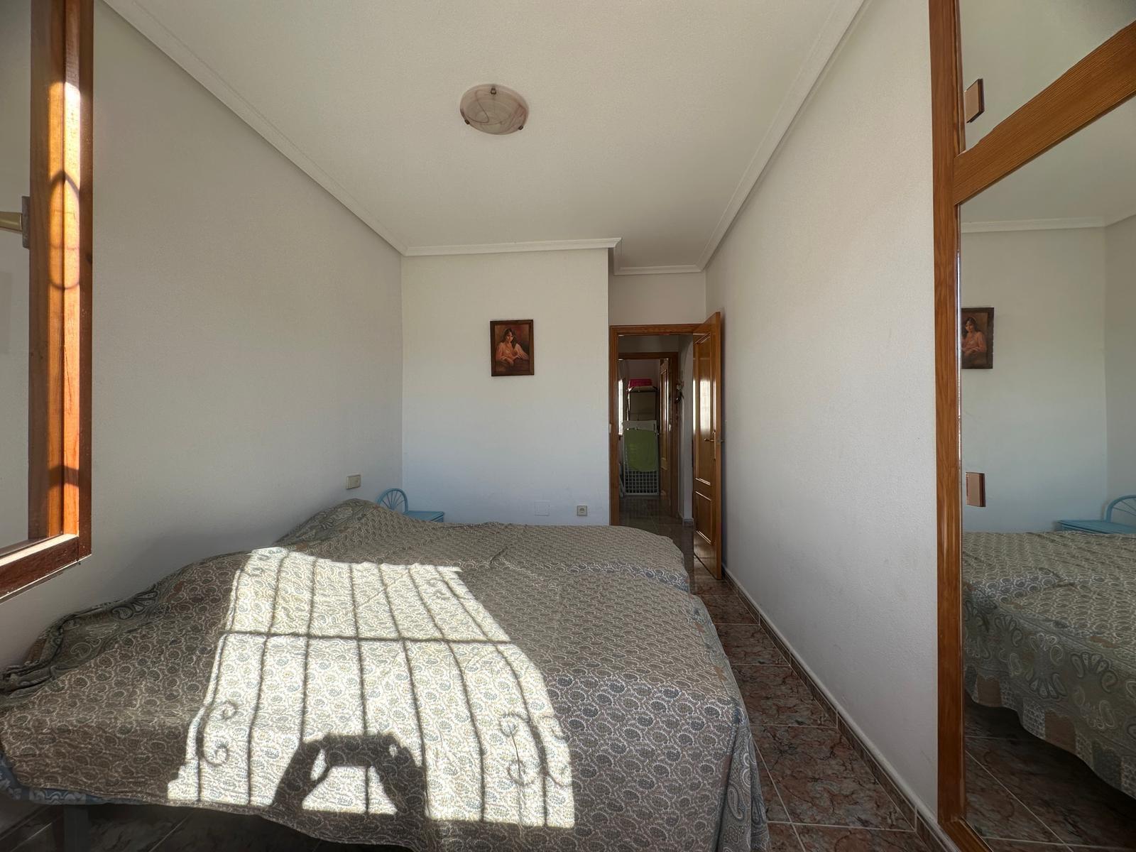 Bedroom in bungalow for sale in Guardamar del Segura