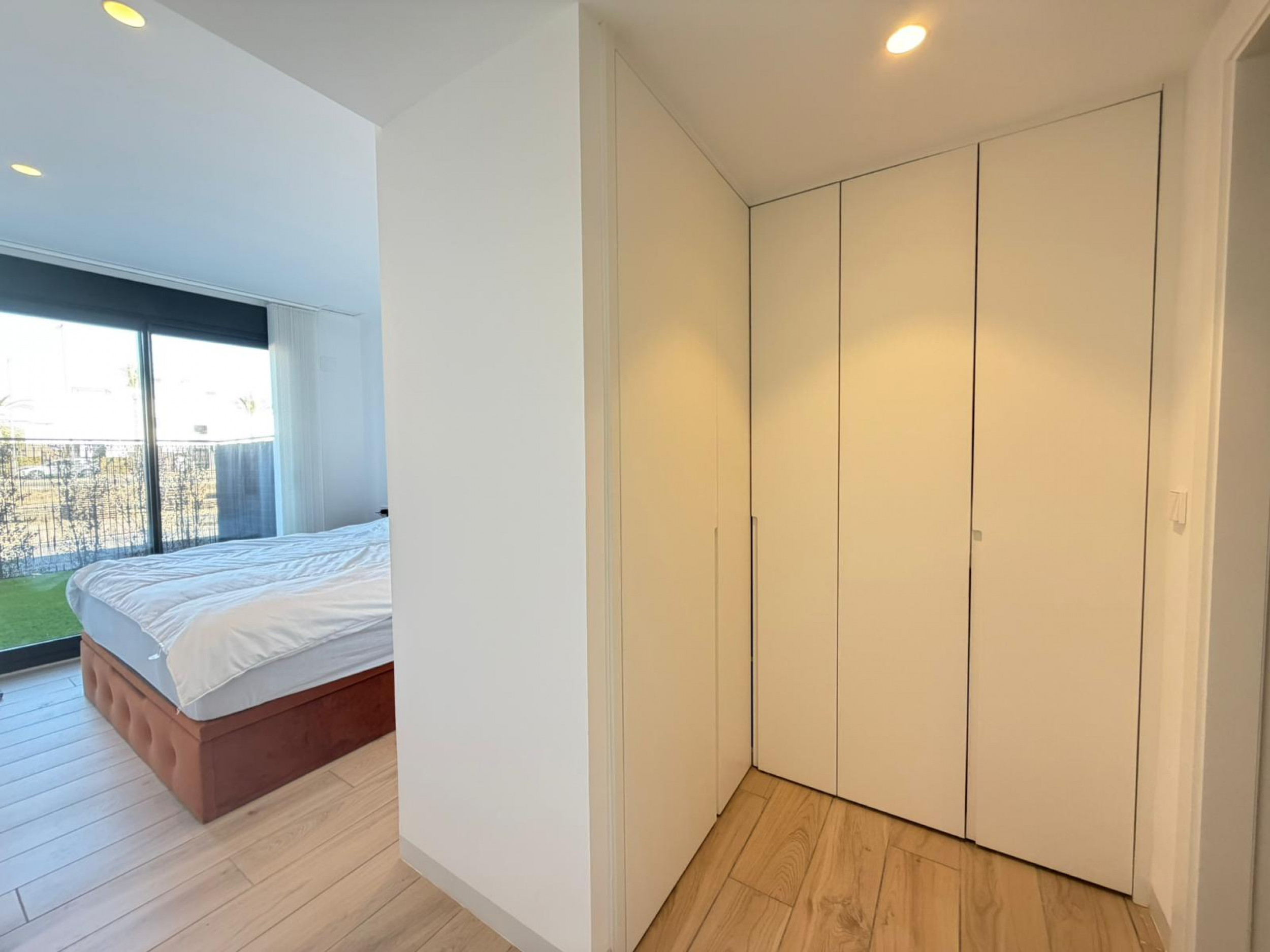 Master bedroom in apartment for sale in Torre Pacheco