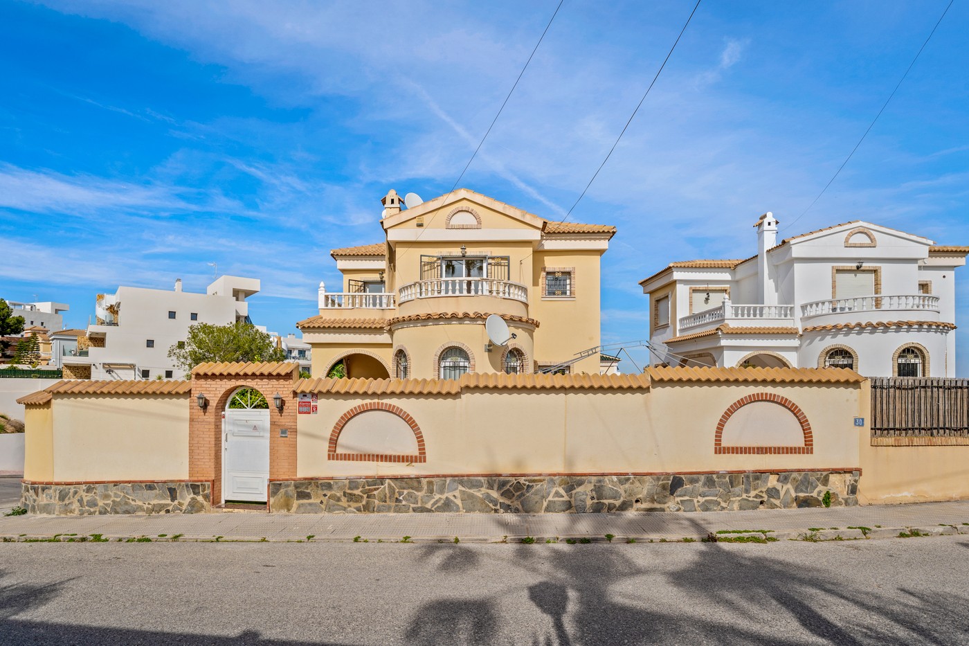 This exclusive detached villa immediately radiates charm and authenticity