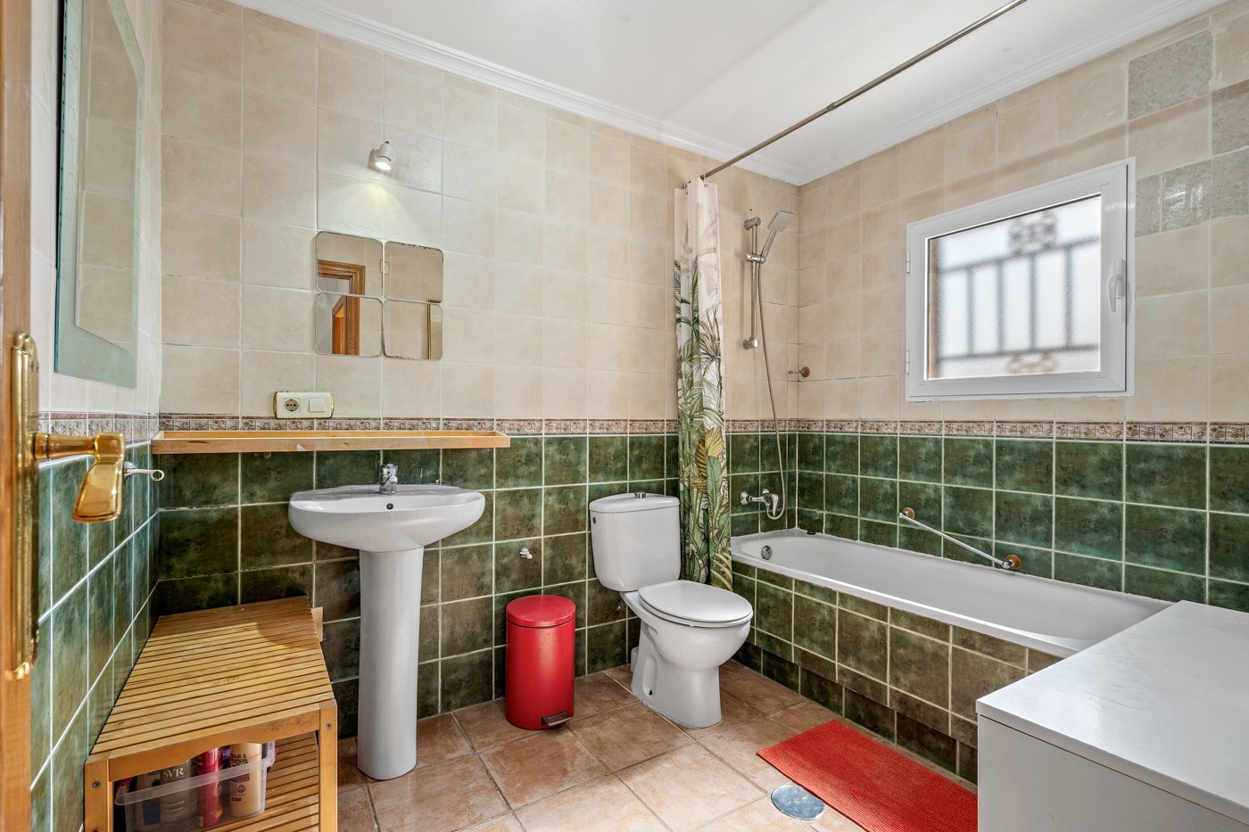 Bathroom in villa for sale in Orihuela Costa
