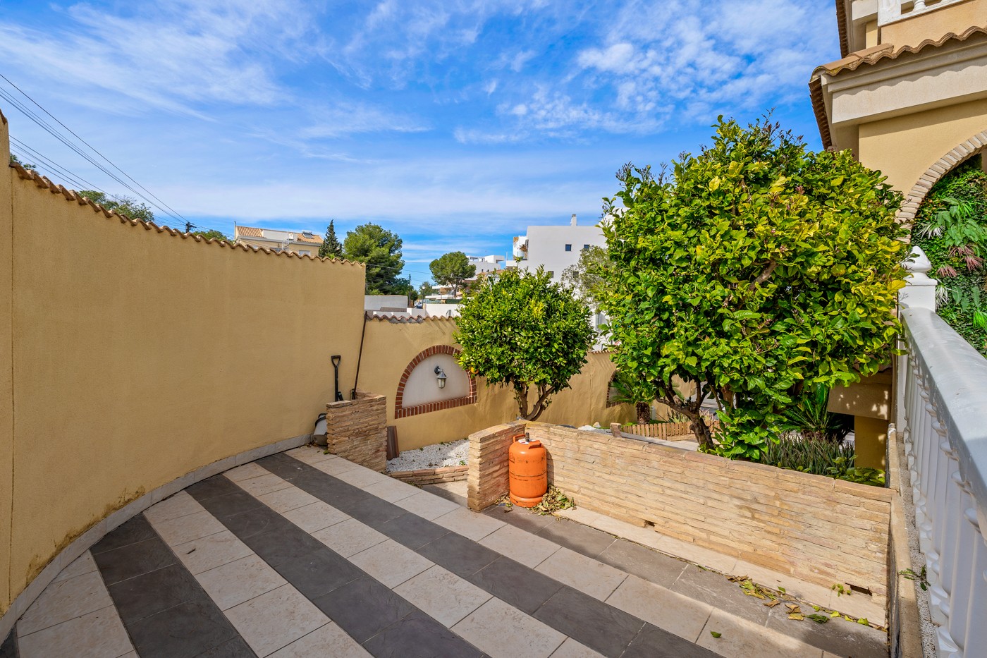 Terrace in villa for sale in Orihuela Costa