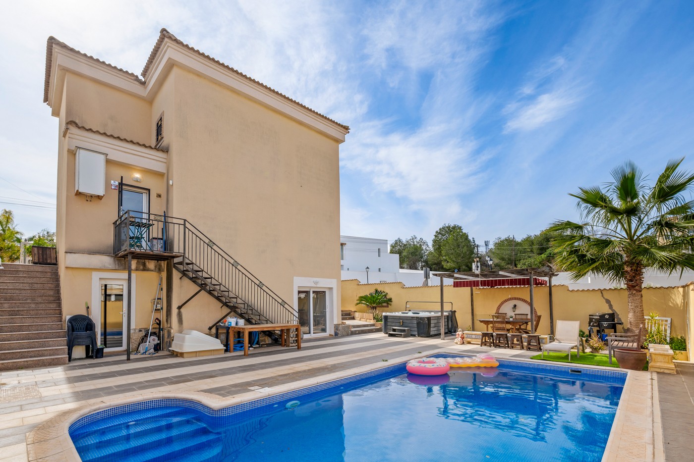 Dining area in villa for sale in Orihuela Costa