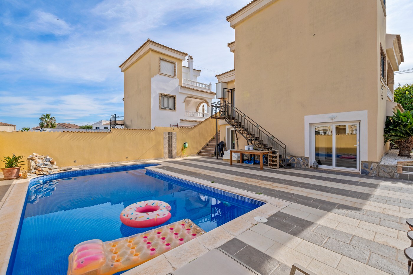 Bedroom in villa for sale in Orihuela Costa
