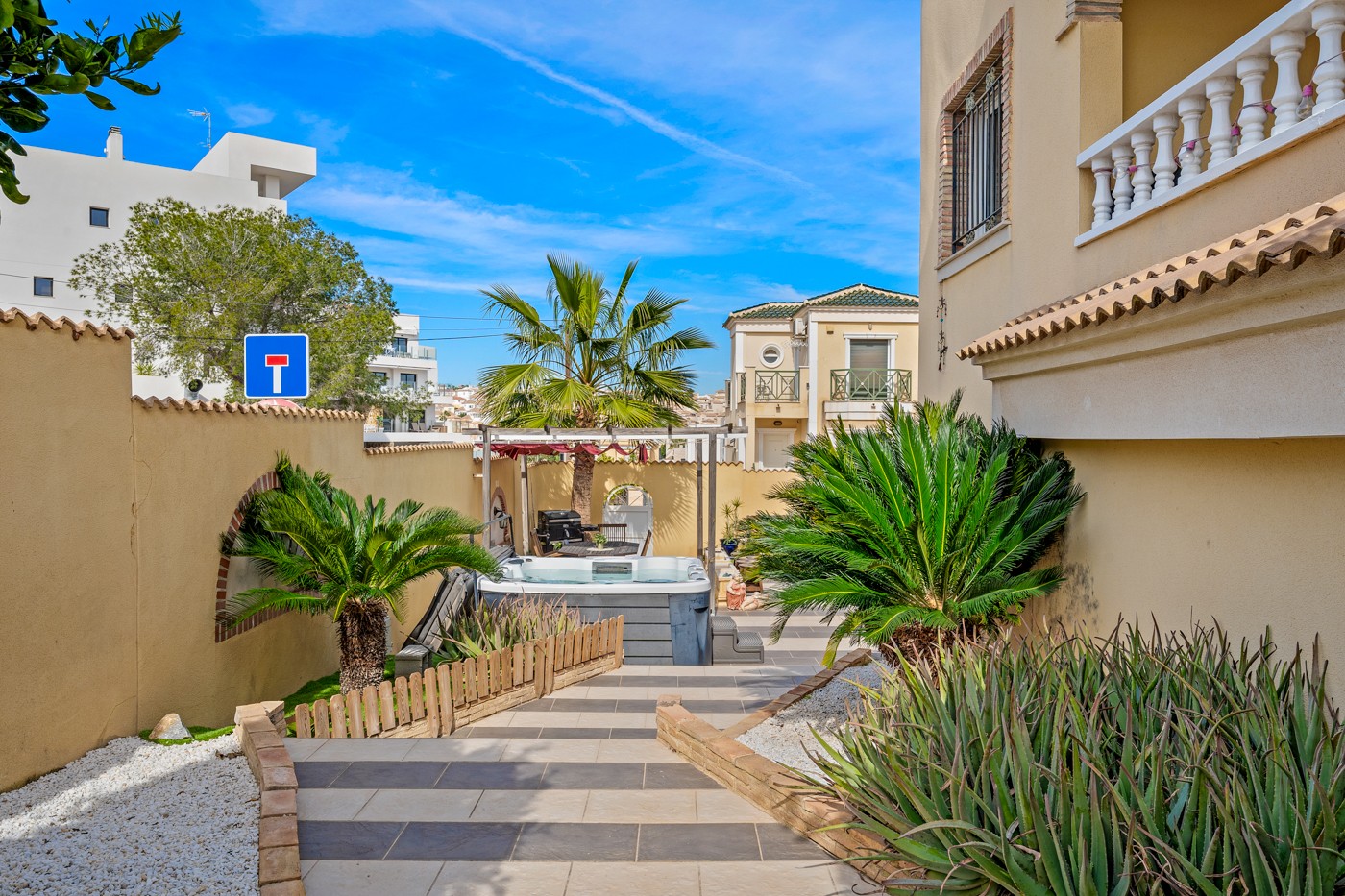 Dining area in villa for sale in Orihuela Costa