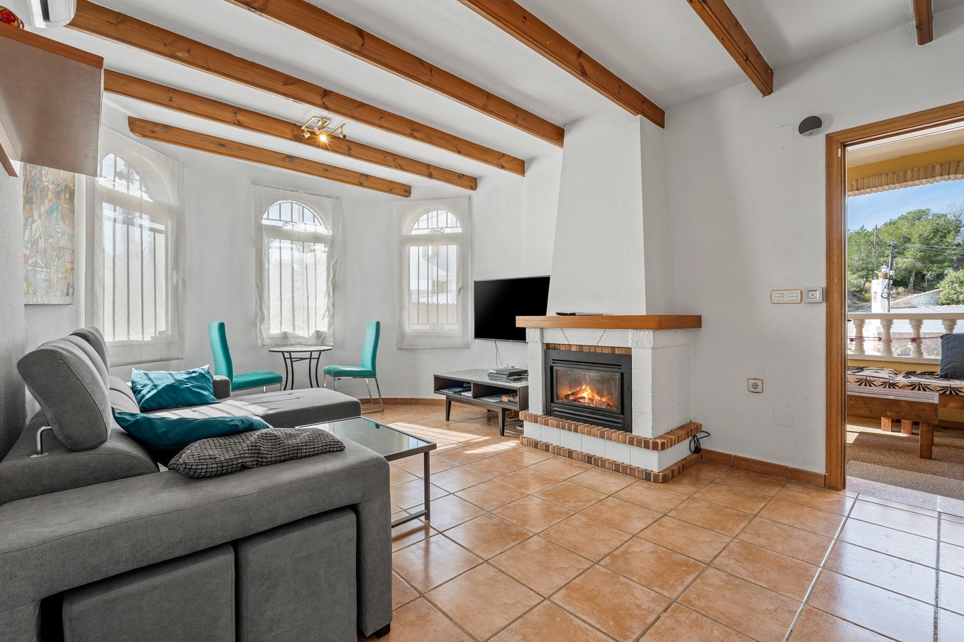This exclusive detached villa immediately radiates charm and authenticity