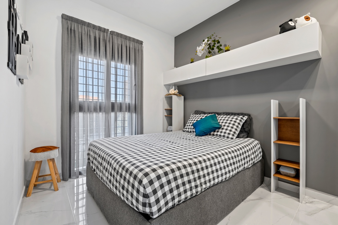Master bedroom in apartment for sale in Guardamar del Segura