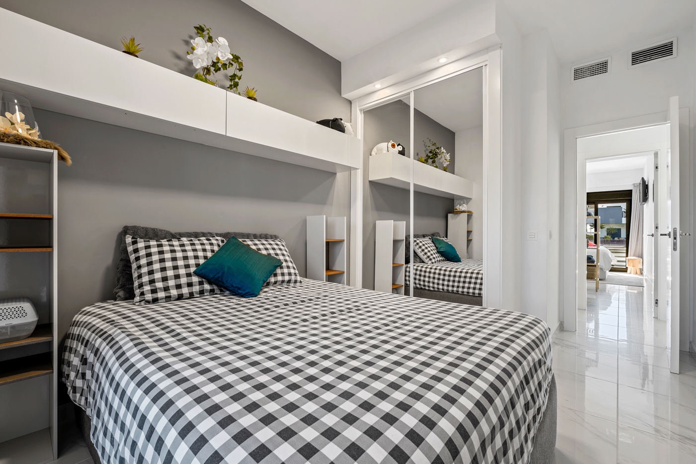 Bathroom in apartment for sale in Guardamar del Segura