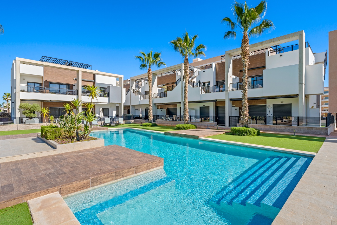Master bedroom in apartment for sale in Guardamar del Segura