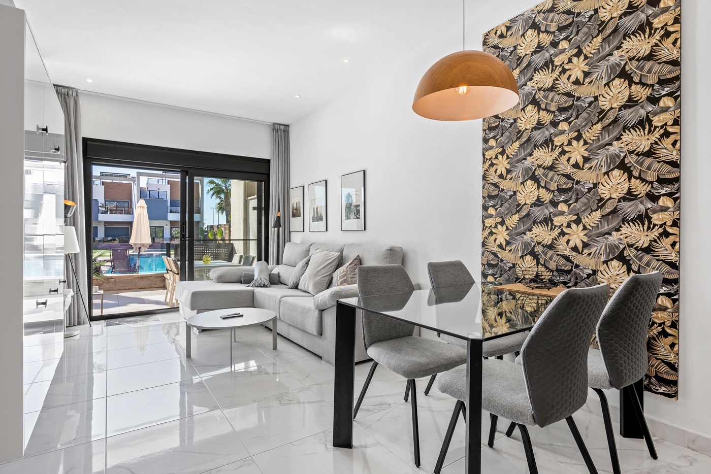 Pool area in apartment for sale in Guardamar del Segura