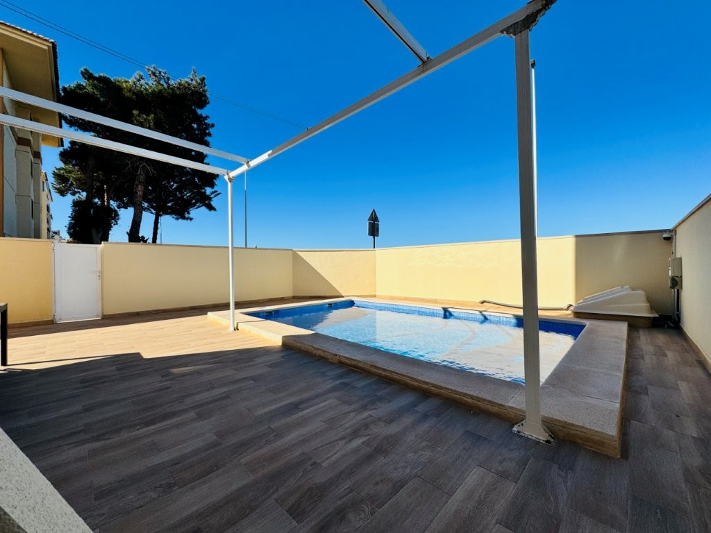 Dining area in apartment for sale in La Mata