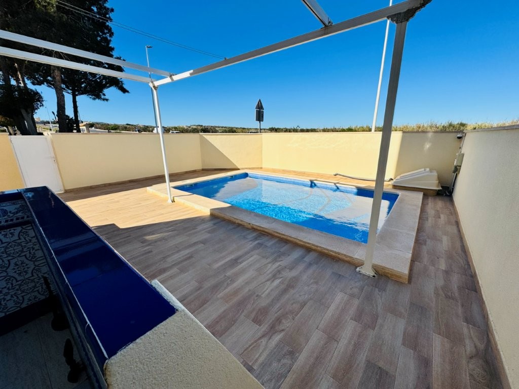 Bedroom in apartment for sale in La Mata