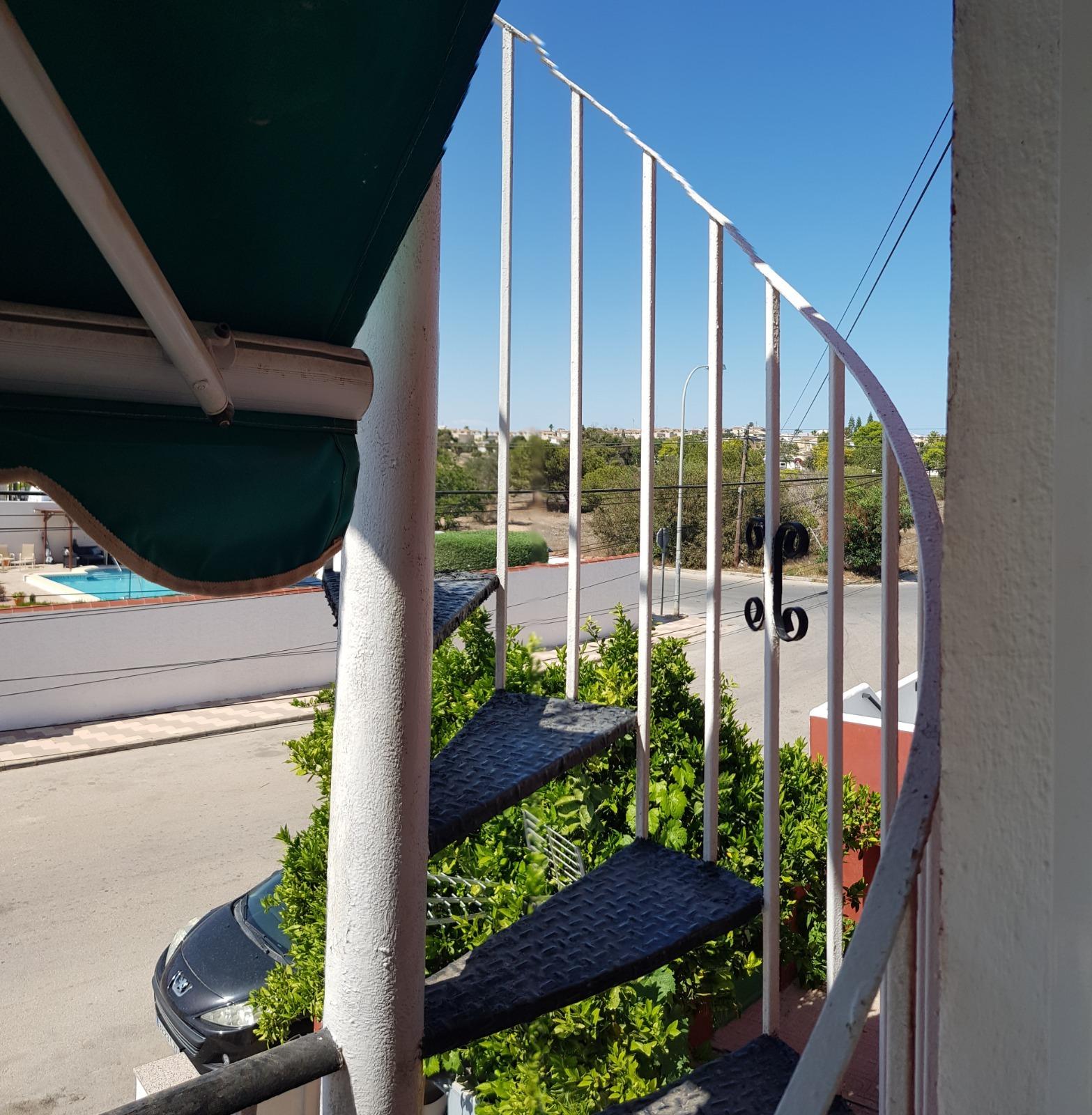 Garden in bungalow for sale in Torrevieja