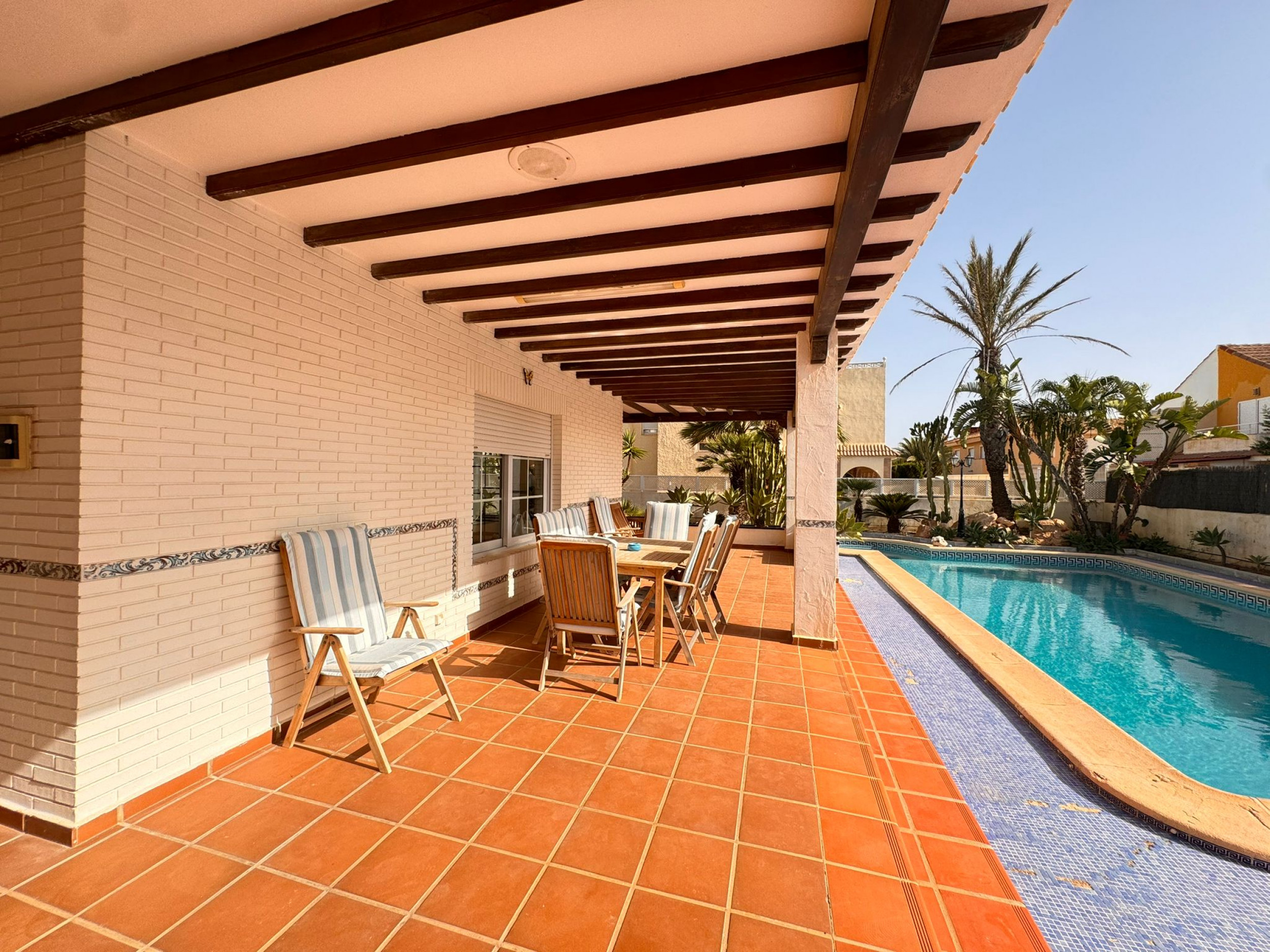 Garden in villa for sale in La Manga del Mar Menor