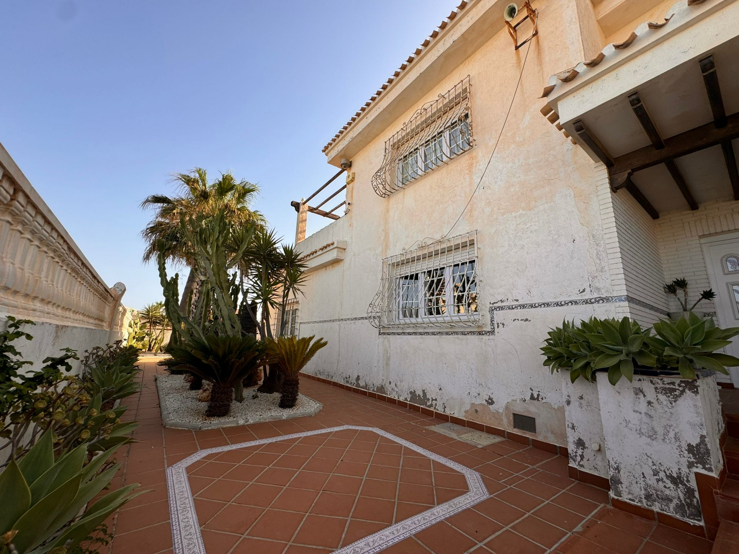 Garden in villa for sale in La Manga del Mar Menor