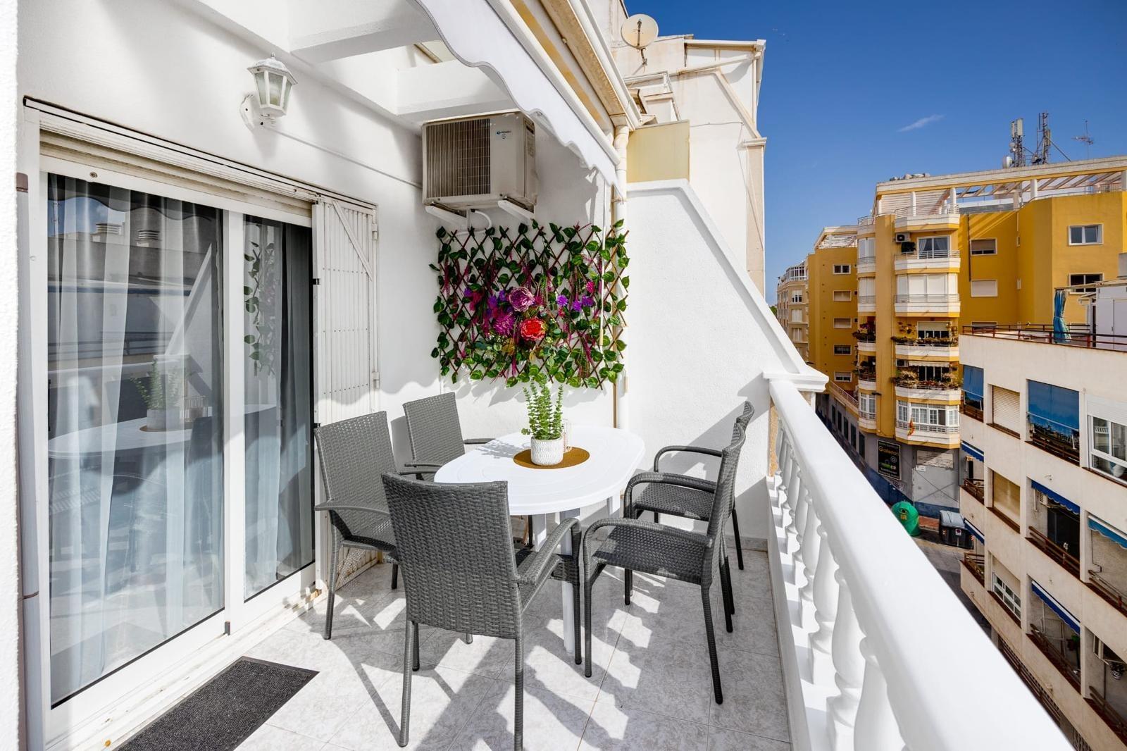Kitchen in apartment for sale in Torrevieja