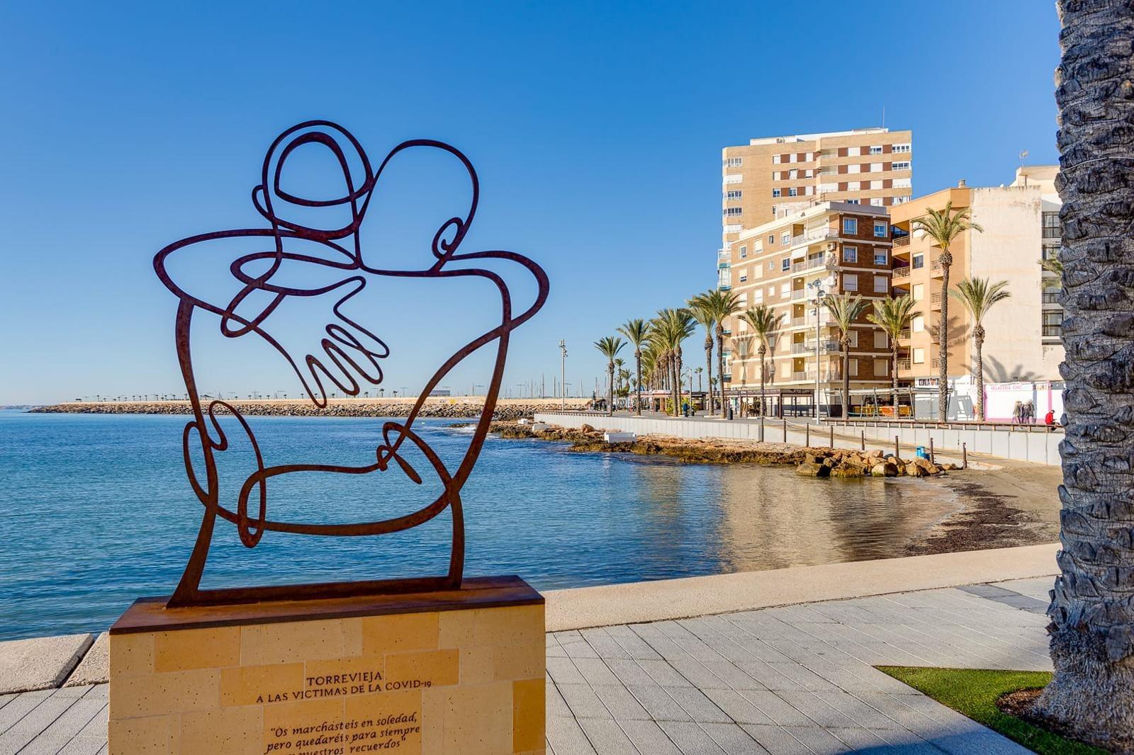 Terrace in apartment for sale in Torrevieja