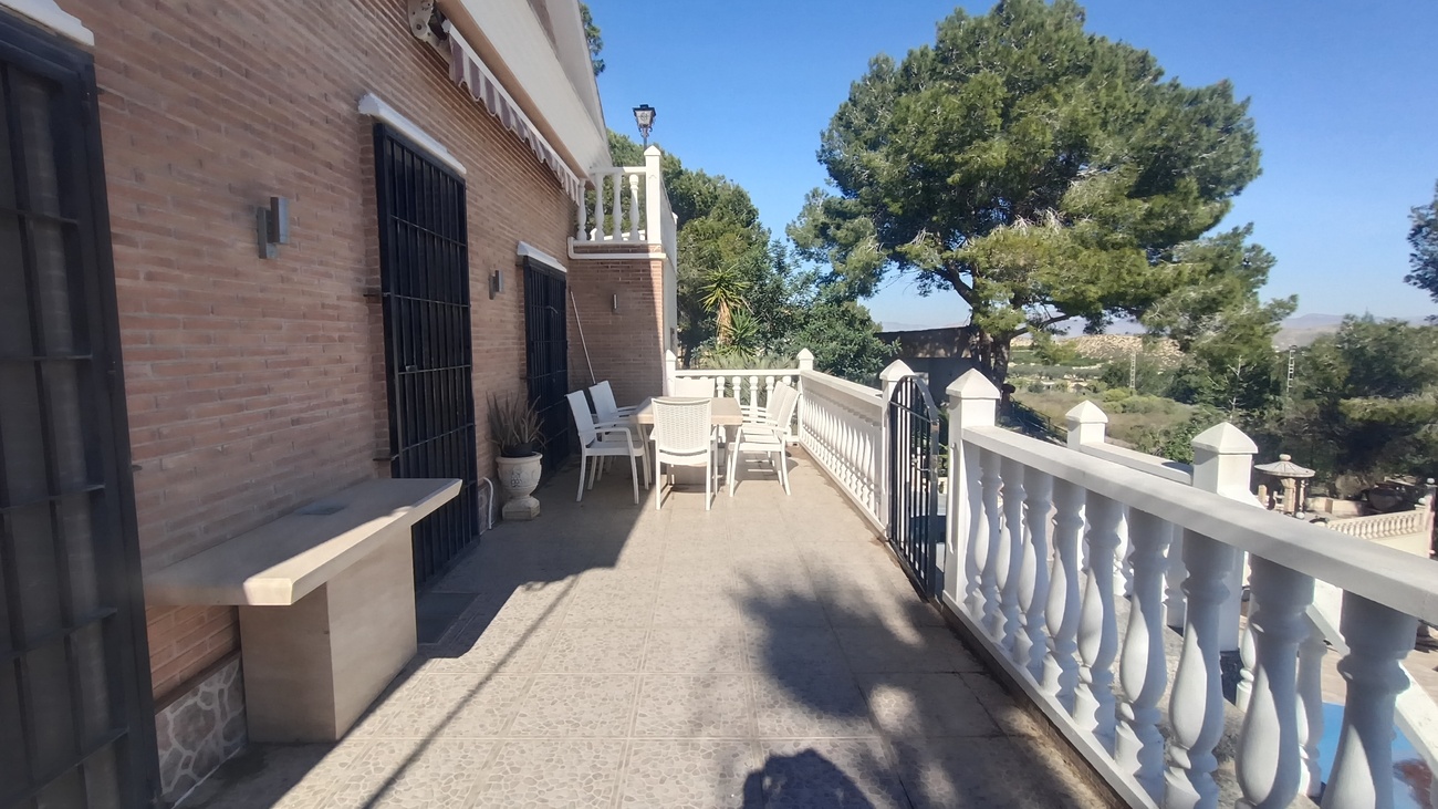 Kitchen in villa for sale in Canadas De San Pedro