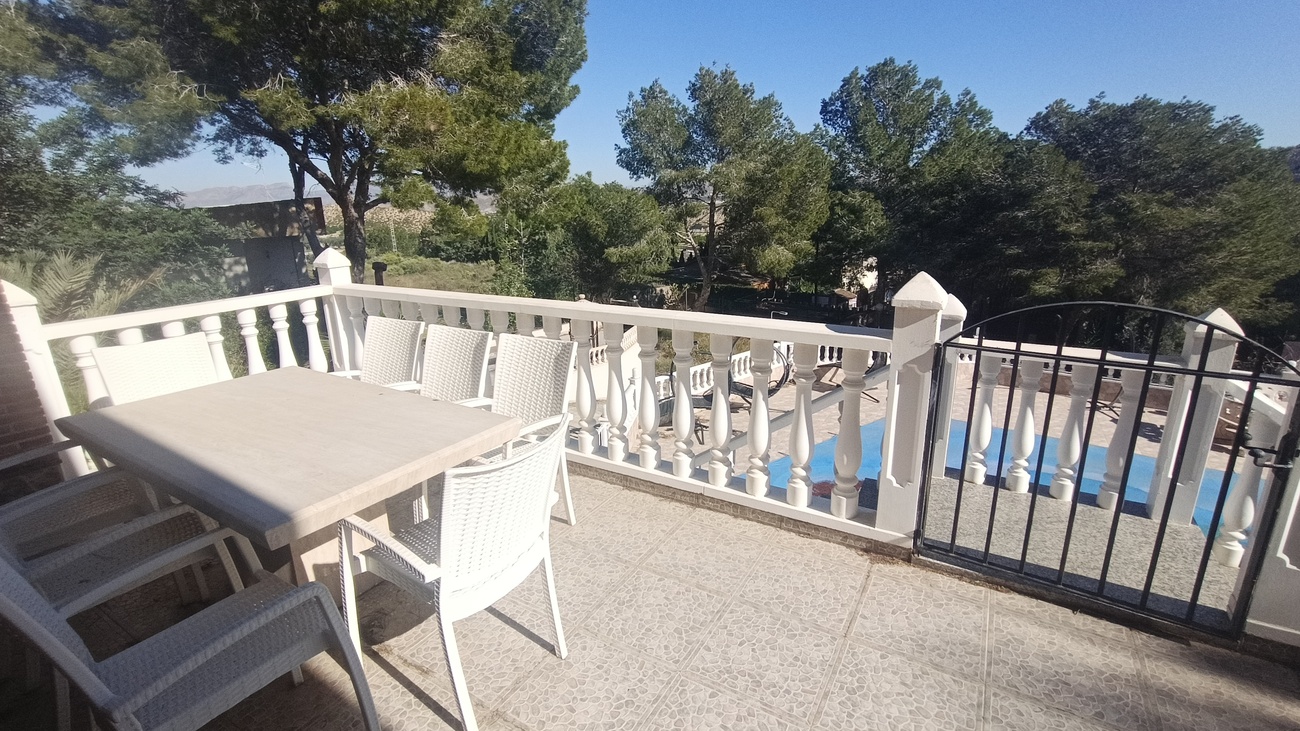 Master bedroom in villa for sale in Canadas De San Pedro