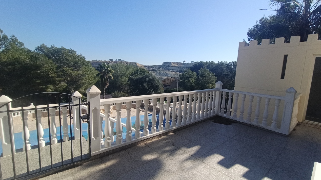 Terrace in villa for sale in Canadas De San Pedro