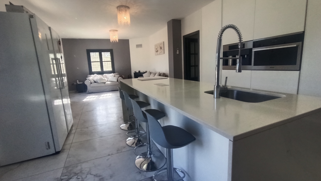 Garden in villa for sale in Canadas De San Pedro