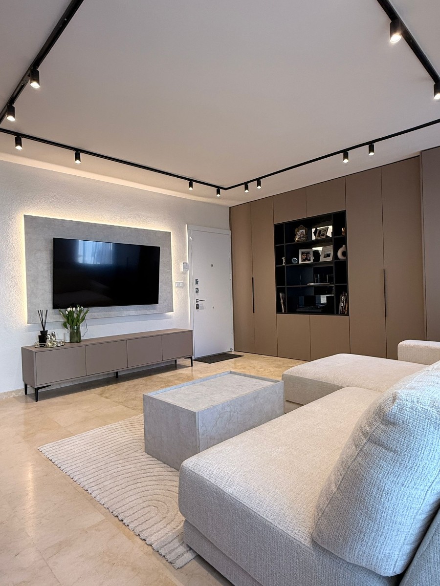 Dining area in penthouse for sale in Las Ramblas Golf
