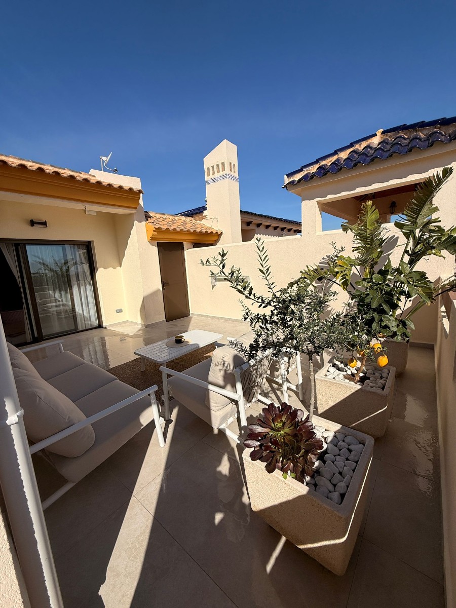 This beautifully renovated and fully furnished 138m² apartment offers spacious, modern living with h