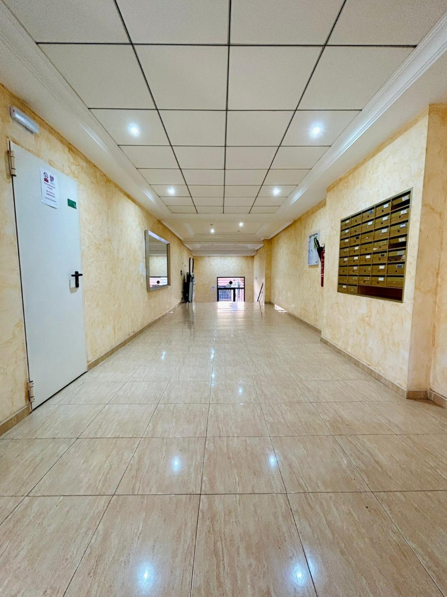 Are you looking for a quiet home where you can walk to the supermarket… and still reach Alicante or