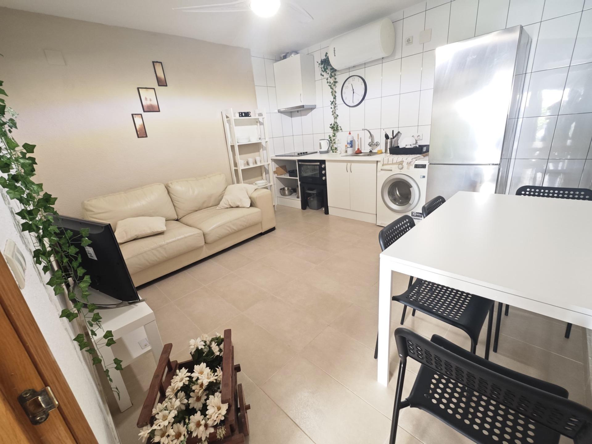 Located in the heart of Torrevieja, on the quiet and central Emil 10 street, this two-bedroom ground
