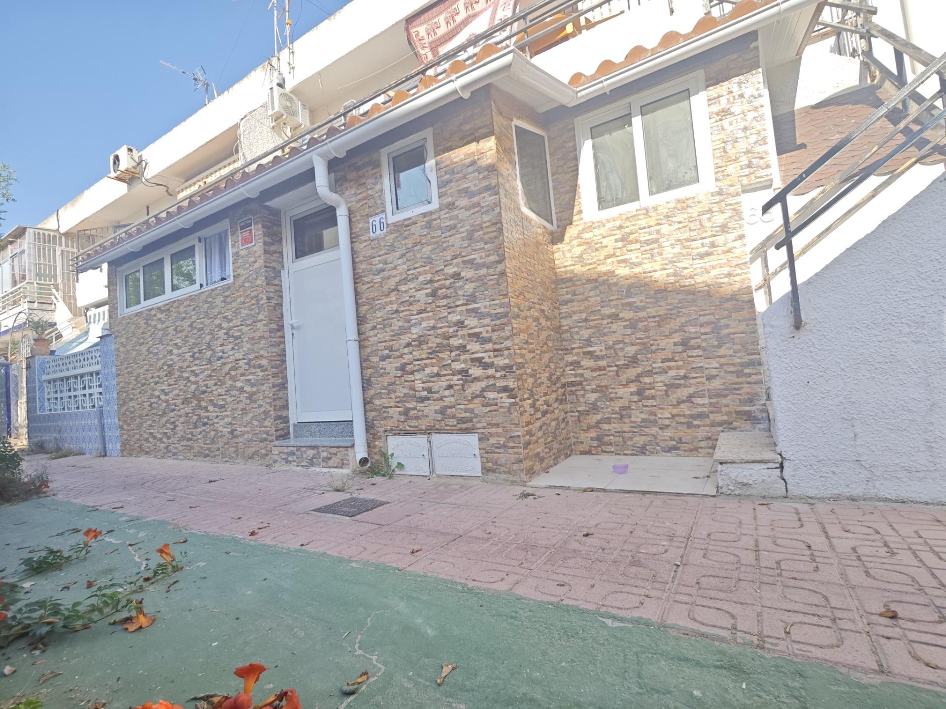 Bathroom in bungalow for sale in Torrevieja