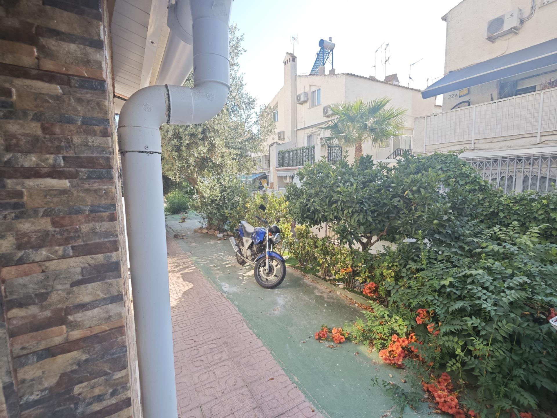 Terrace in bungalow for sale in Torrevieja