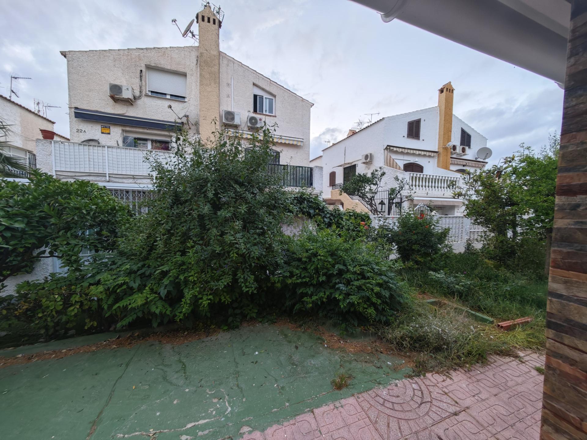 Garden in bungalow for sale in Torrevieja