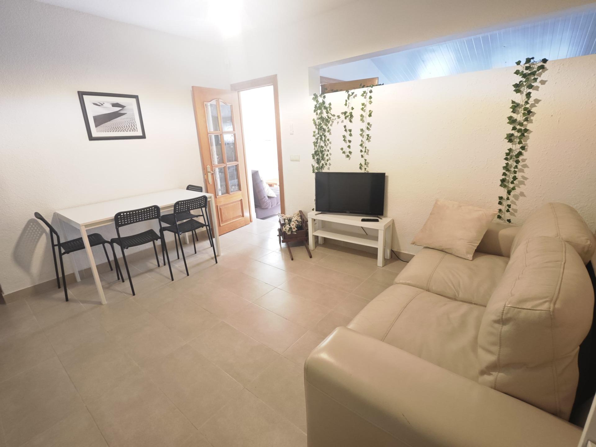 Located in the heart of Torrevieja, on the quiet and central Emil 10 street, this two-bedroom ground
