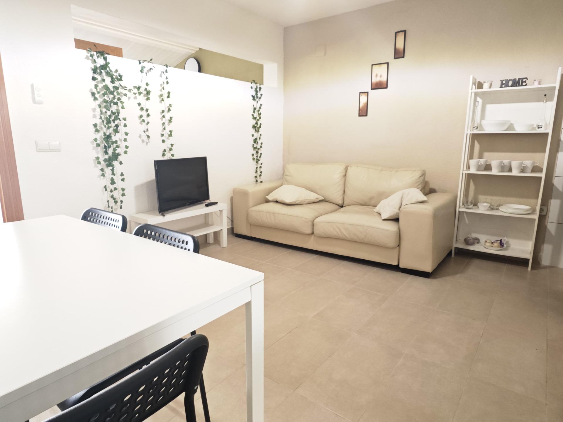 Located in the heart of Torrevieja, on the quiet and central Emil 10 street, this two-bedroom ground