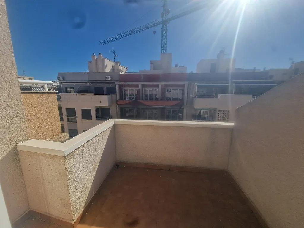 Bedrooms: 2, Bathrooms: 1, Penthouse in Torrevieja, Alicante, Spain