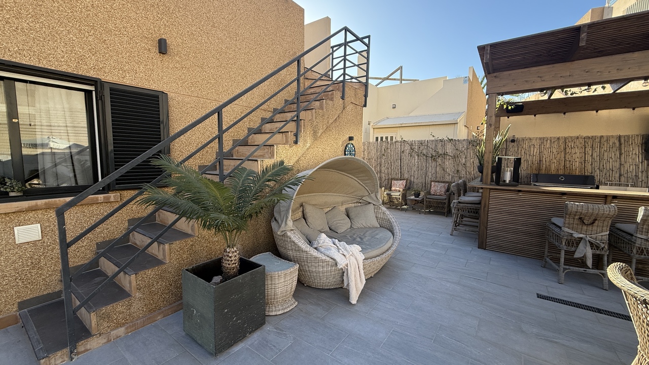 Master bedroom in villa for sale in La Zenia