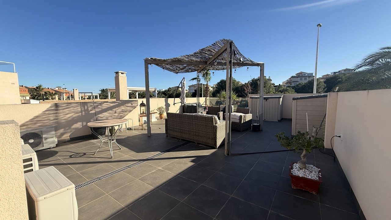 Bathroom in villa for sale in La Zenia